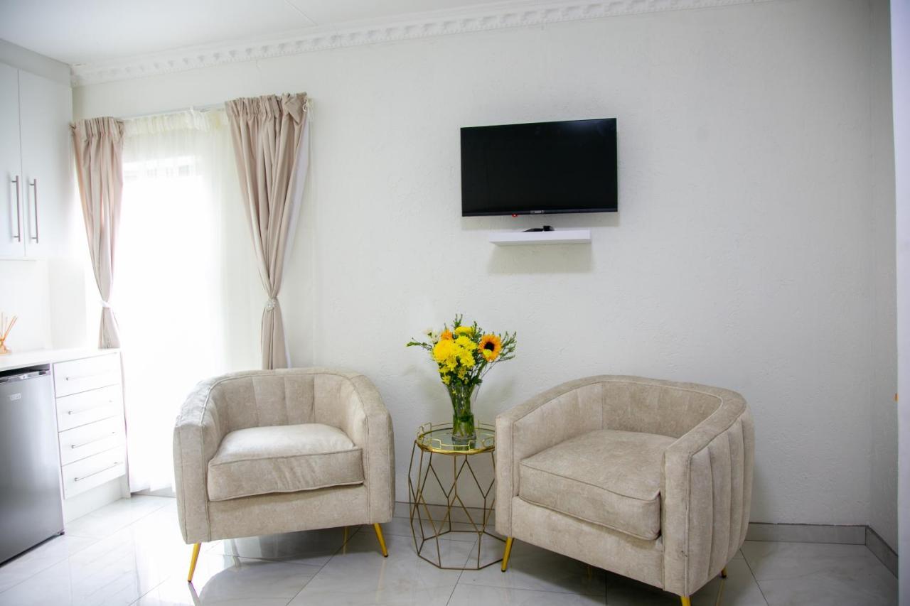 Angelocean Guest House Witbank Exterior photo